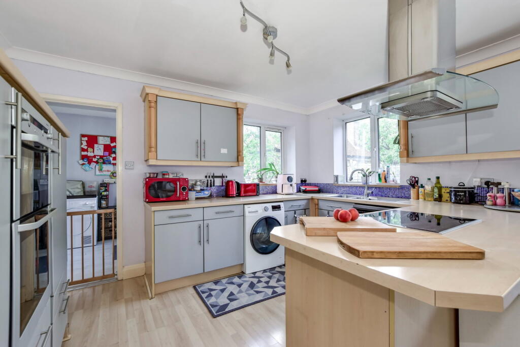 Barnes Lane, Kings Langley, WD4 9LB photo 4