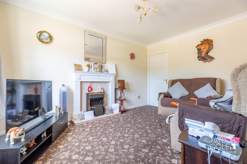 Exeter Drive, Tamworth - View 2