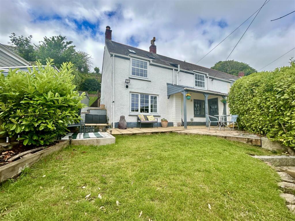 3-bed semi-detached on Lowertown, Helston, Cornwall, £335,000