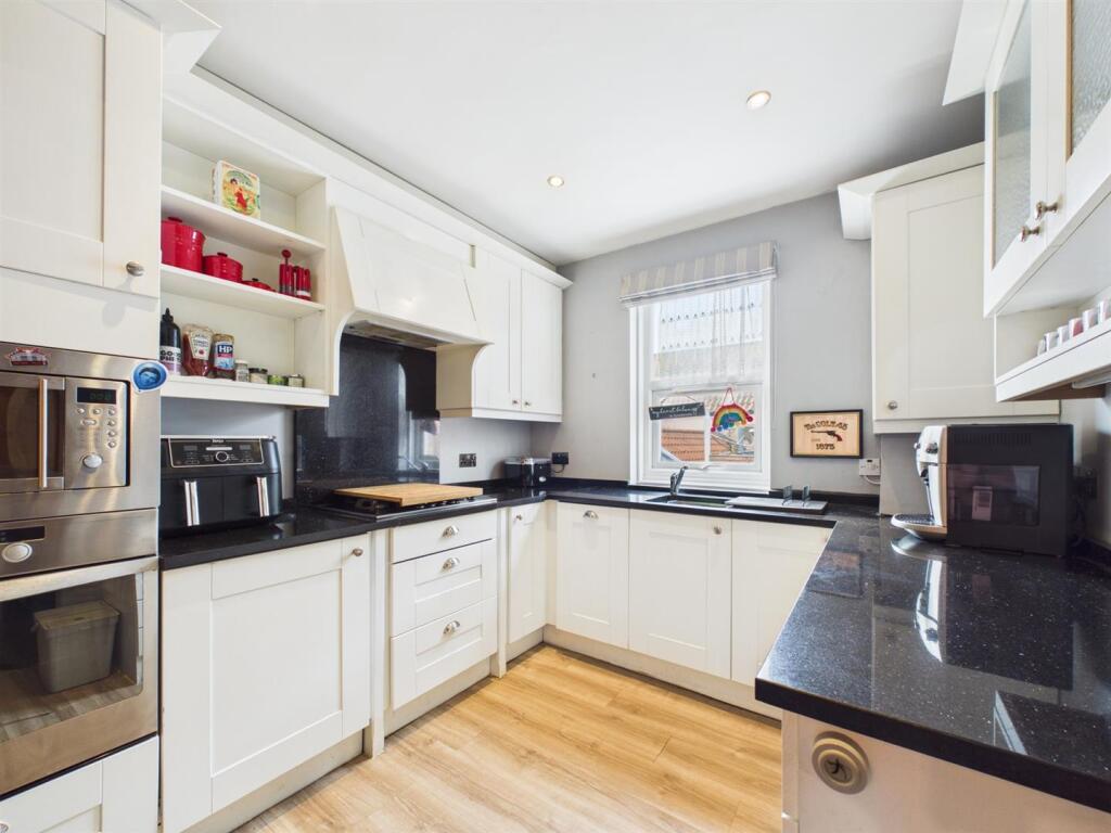Apartment in North Tyneside, North East - View 4