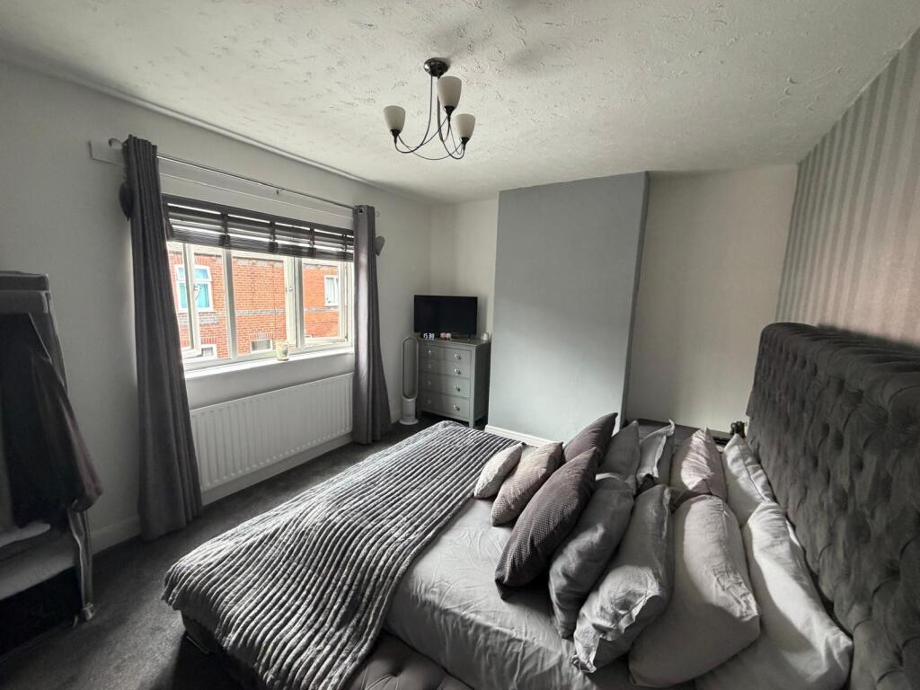 House in Wakefield - View 5