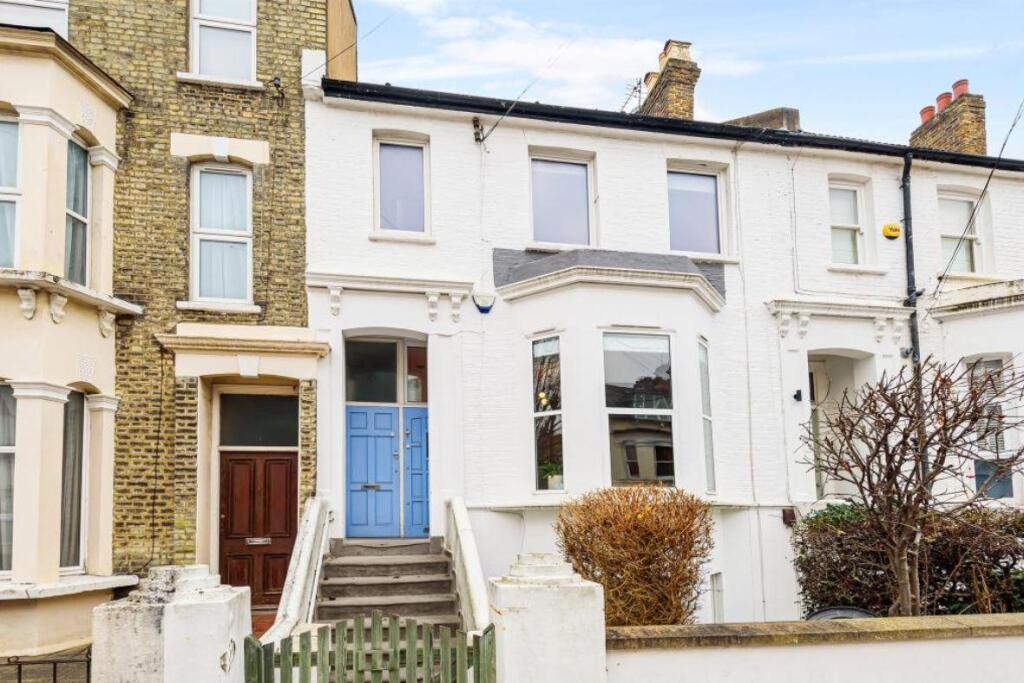 Apartment in London - More