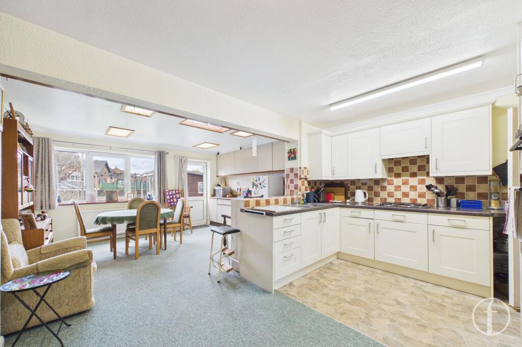 Arundel Drive, Fareham, PO16 photo 2
