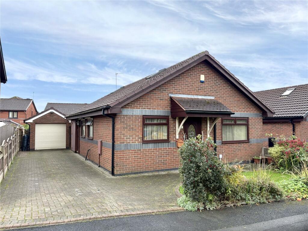 Main image of property: Mills Farm Close, Oldham, Greater Manchester, OL8
