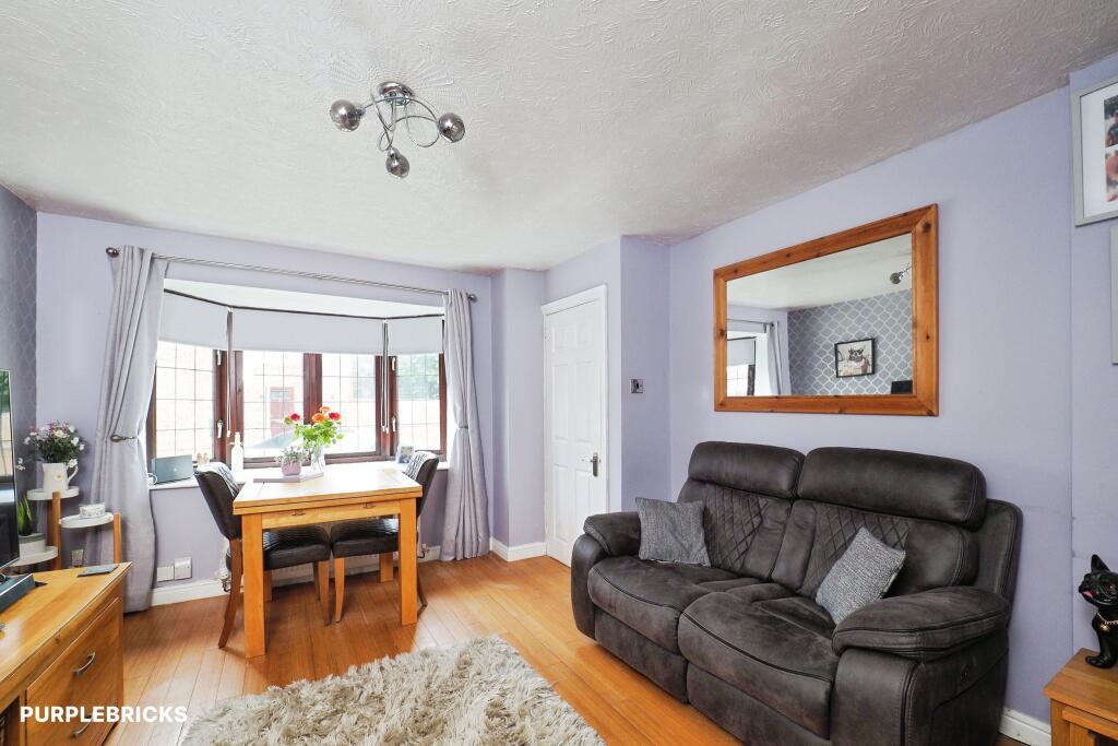 House in Gedling, Nottinghamshire - View 5