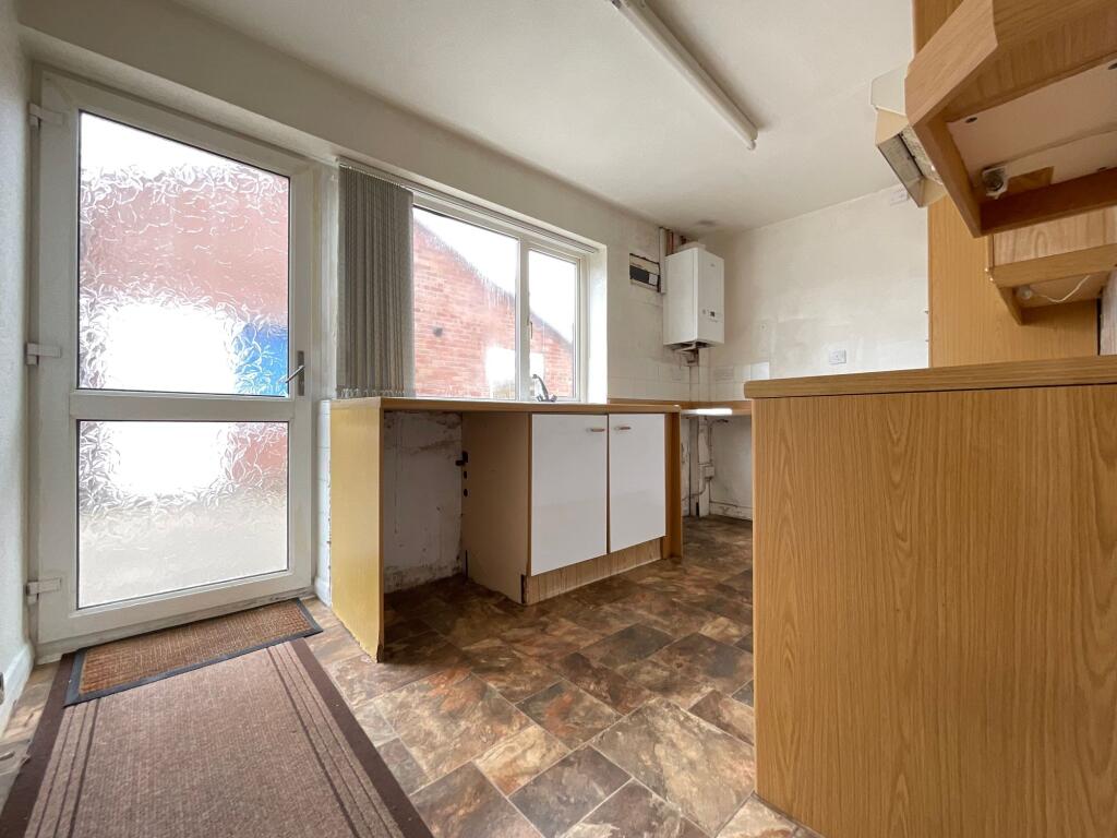House in Osgodby - More