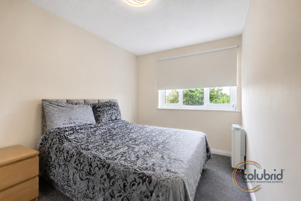 Apartment in Basildon, Vange - More