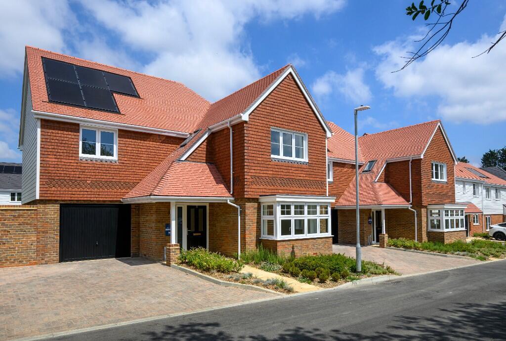 Main image of property: Badsell Road,
Paddock Wood,
Kent,
TN12 6LP