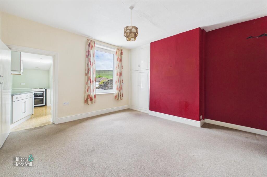 Longroyd Road, Barnoldswick photo 4