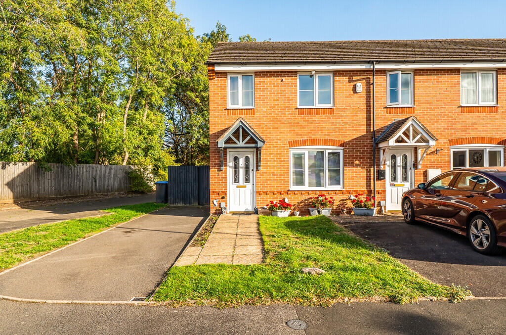 2-bed terraced on Blossom Way, Rugby, £235,000
