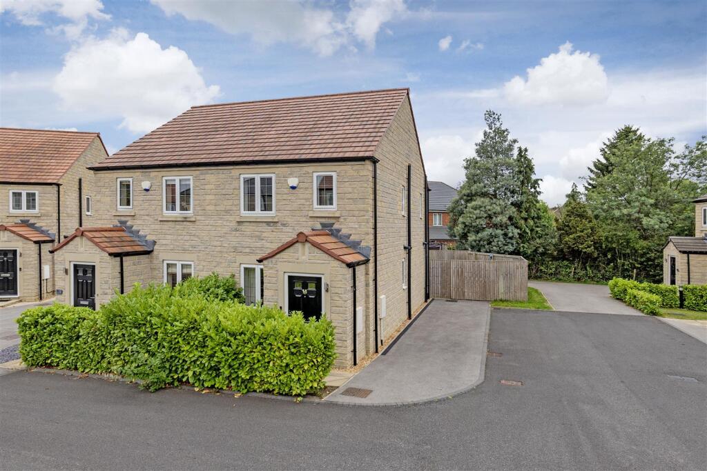 Main image of property: Poppleton Croft, Brimington, Chesterfield