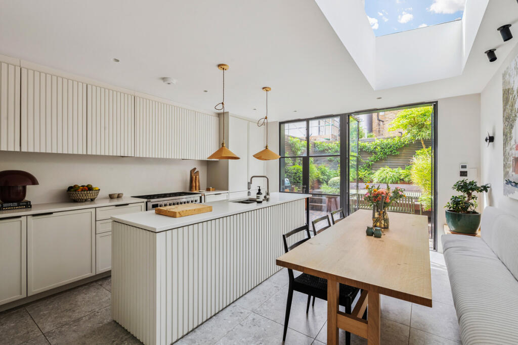 Main image of property: Rodwell Road, London, SE22