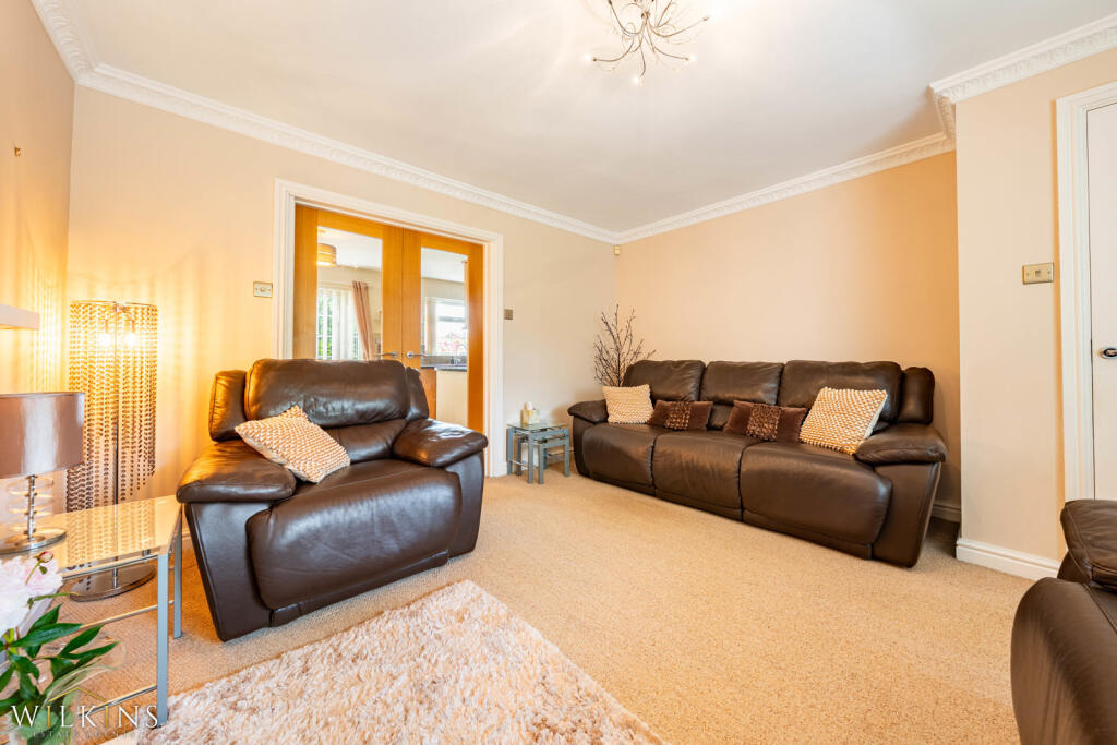 House in Nuneaton and Bedworth, Warwickshire - View 4