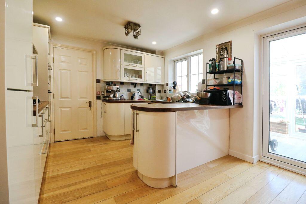 House in Slough - View 4