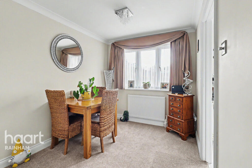 House in Romford - More