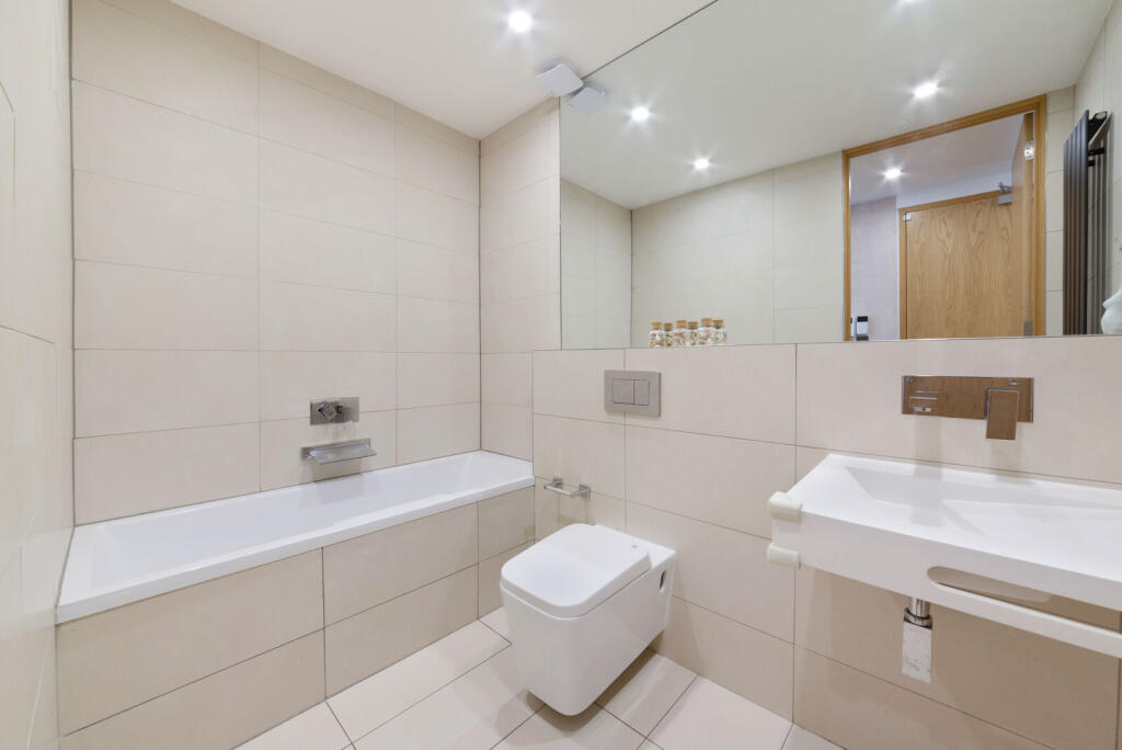 Apartment in London - View 5