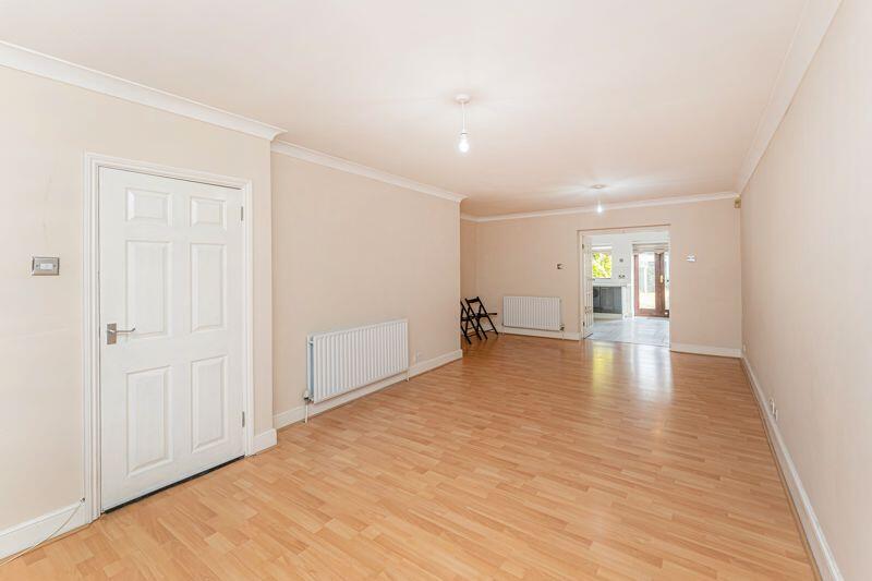 House in Waltham Cross - View 3