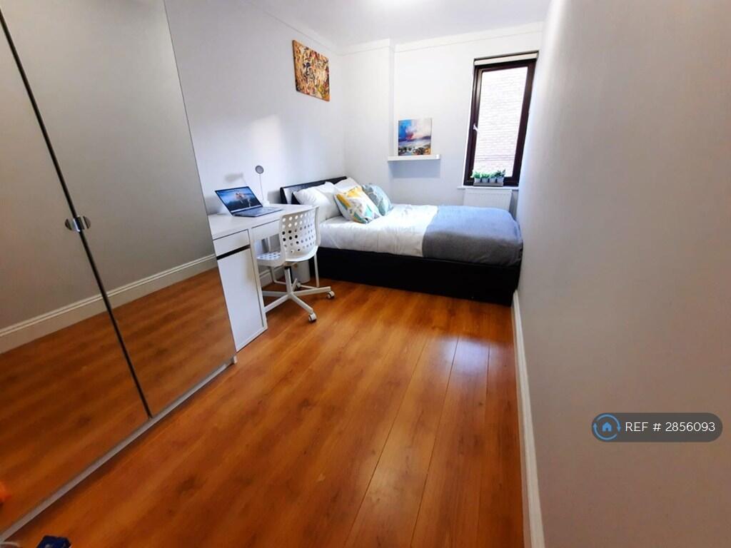 6 bedroom terraced house for rent