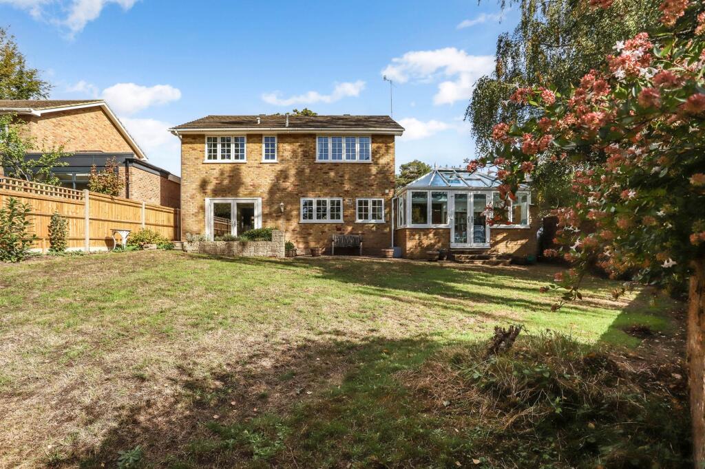 Longhope Drive, Farnham, GU10 photo 4