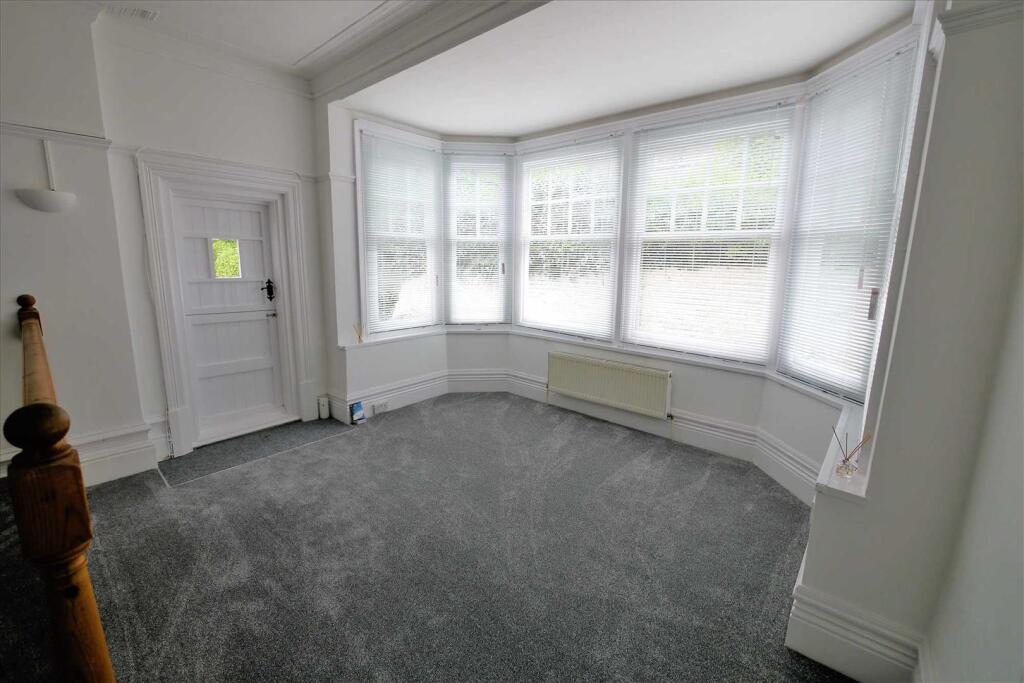 Apartment in Worthing, West Sussex - View 2