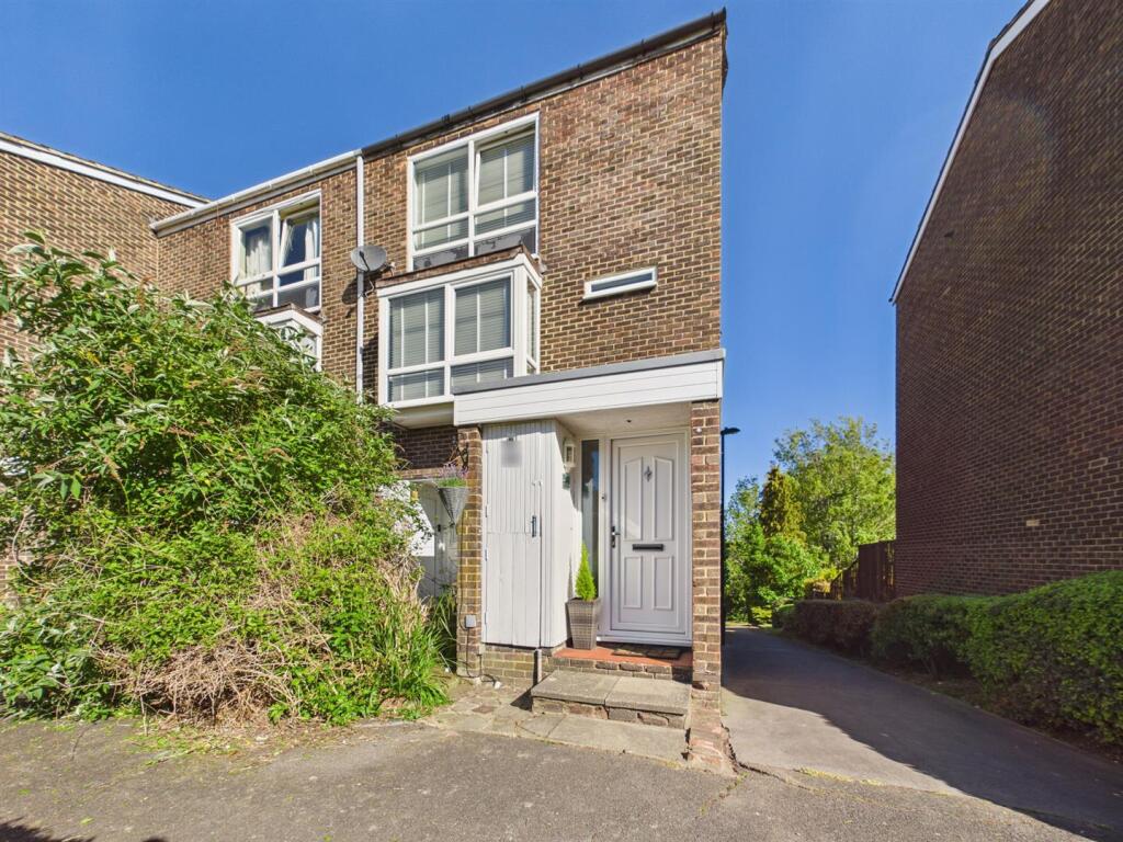 Main image of property: Cordrey Gardens, Coulsdon