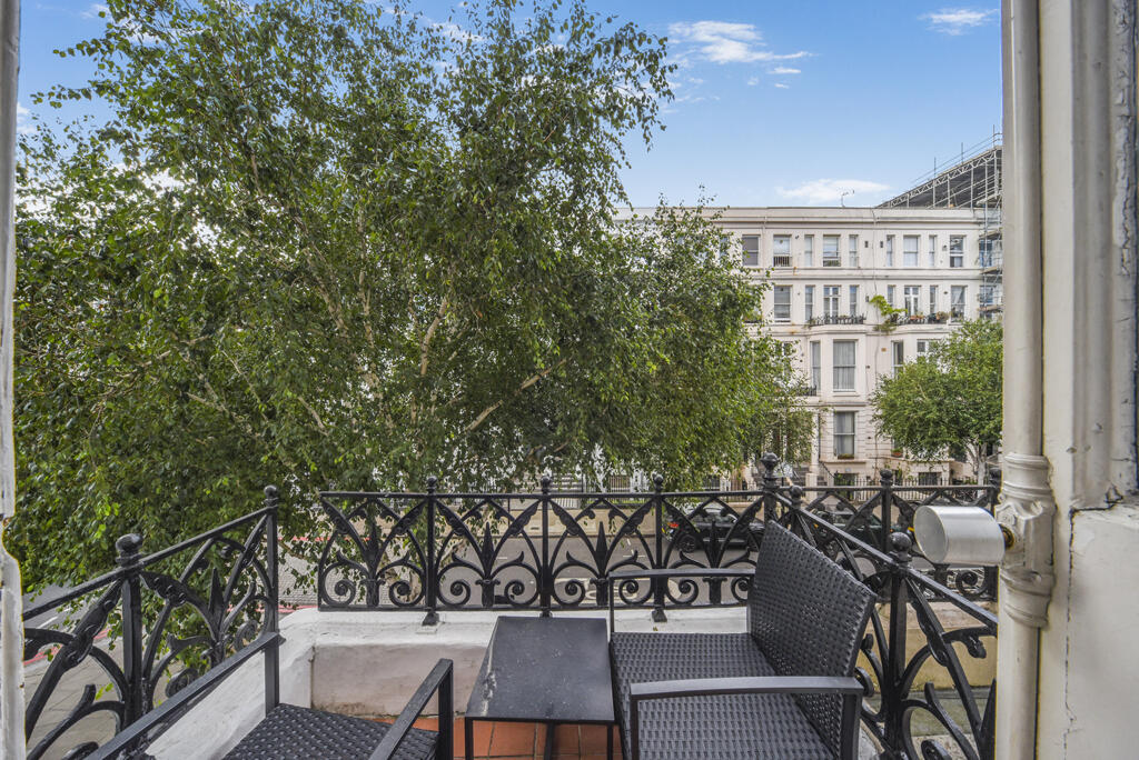 Apartment in London - View 4