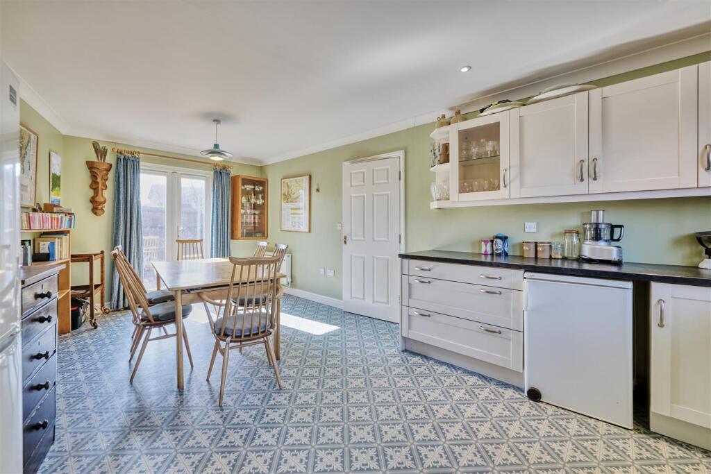 Bridge View, Oundle, PE8 photo 2