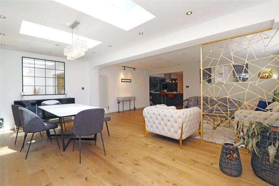 House in Guildford - View 4