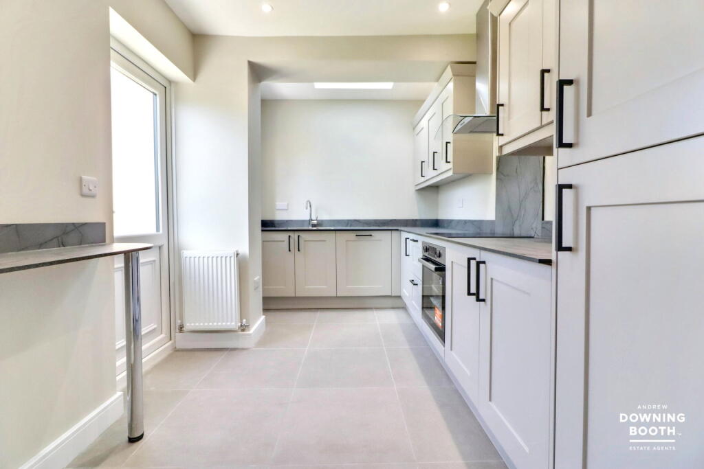 House in Walsall, West Midlands - More