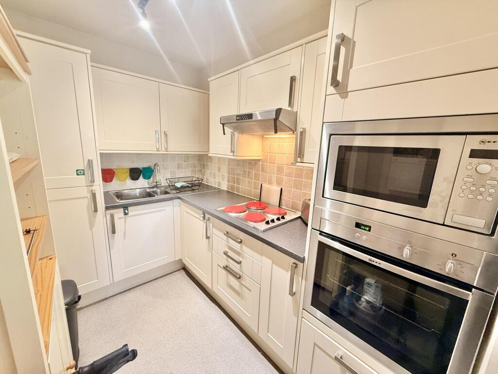 Apartment in Knutsford, Cheshire East - View 5