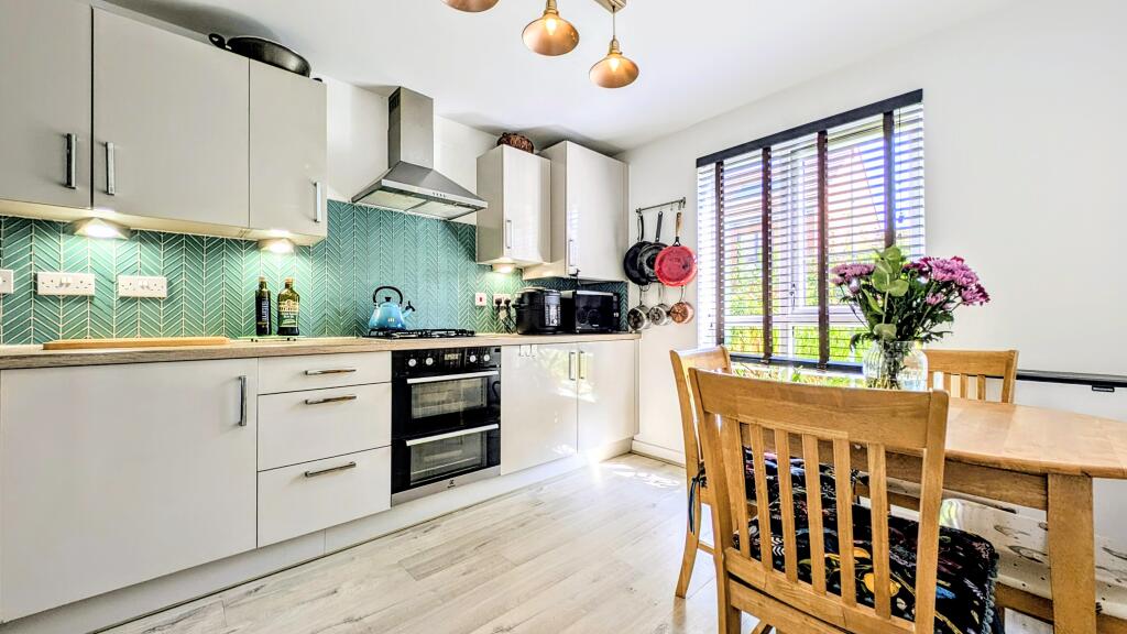 House in Guildford - View 4