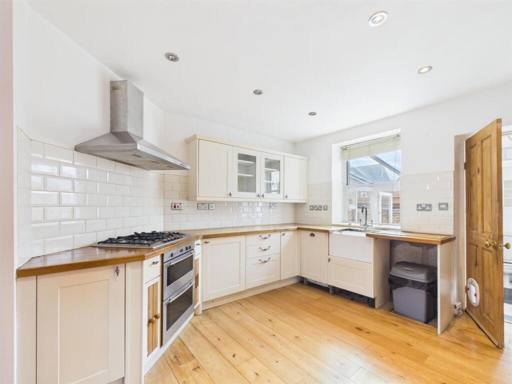 House in South Kesteven, Northfields, Stamford - View 4