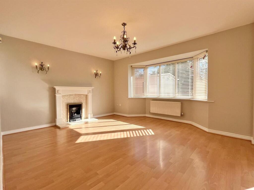 House in Birmingham, Castle Vale - View 4