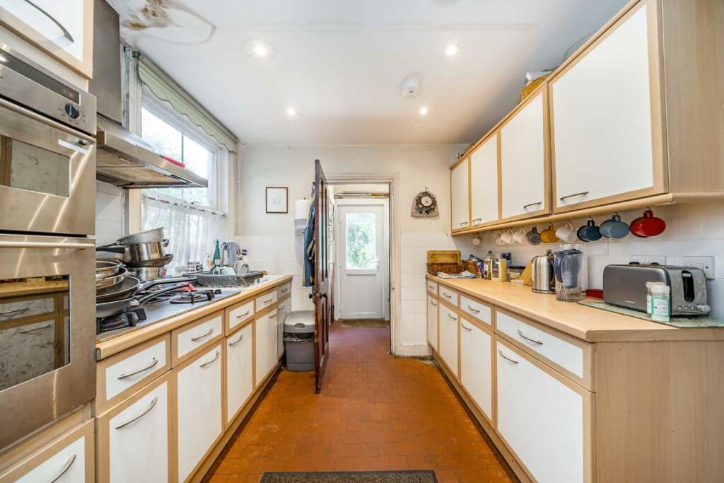 House in London, The Hyde, Hendon - View 5