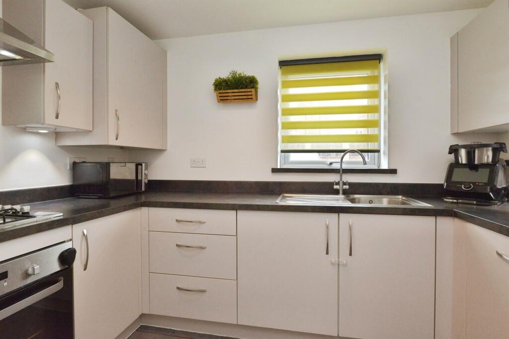 Apartment in Milton Keynes, Fairfields - View 3