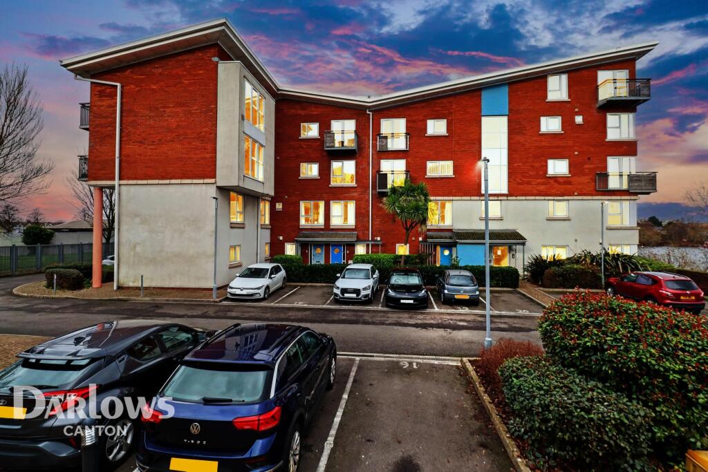 1-bed apartment on Jim Driscoll Way, Cardiff, £160,000