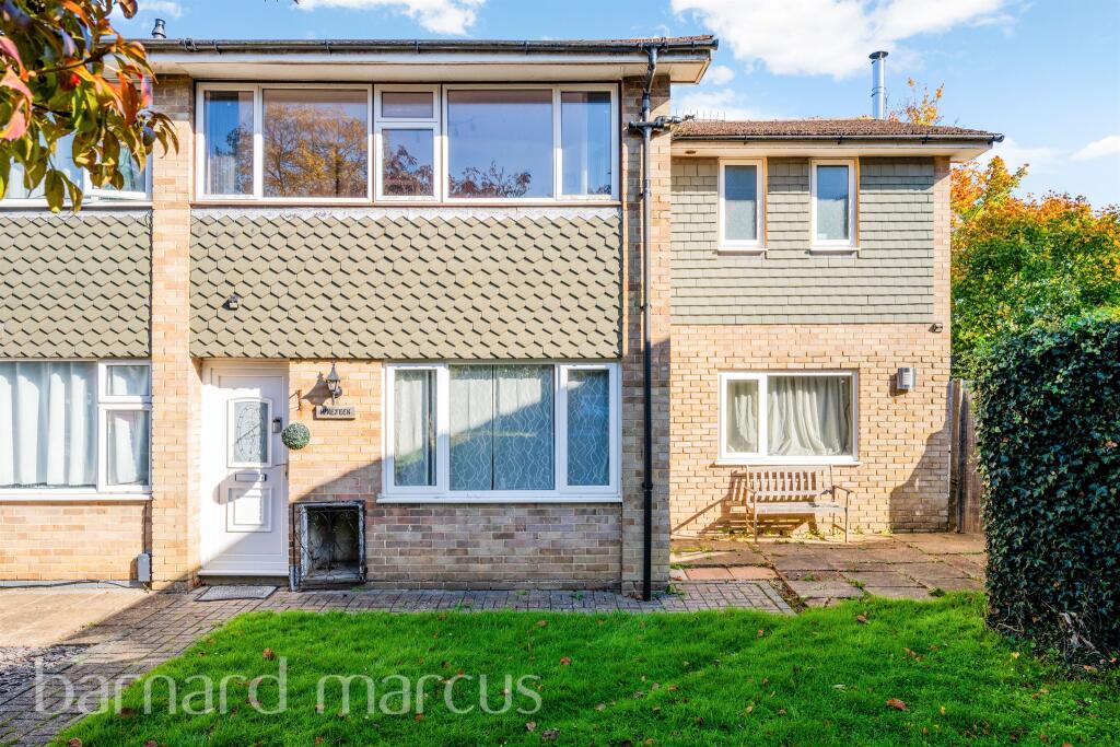 3-bed terraced on Ryelands Close, Caterham, £500,000