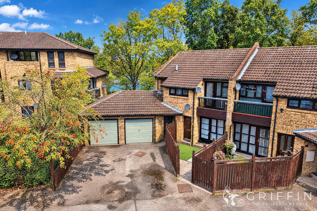 Courtney Park Road, Langdon Hills, Basildon, SS16 photo 2
