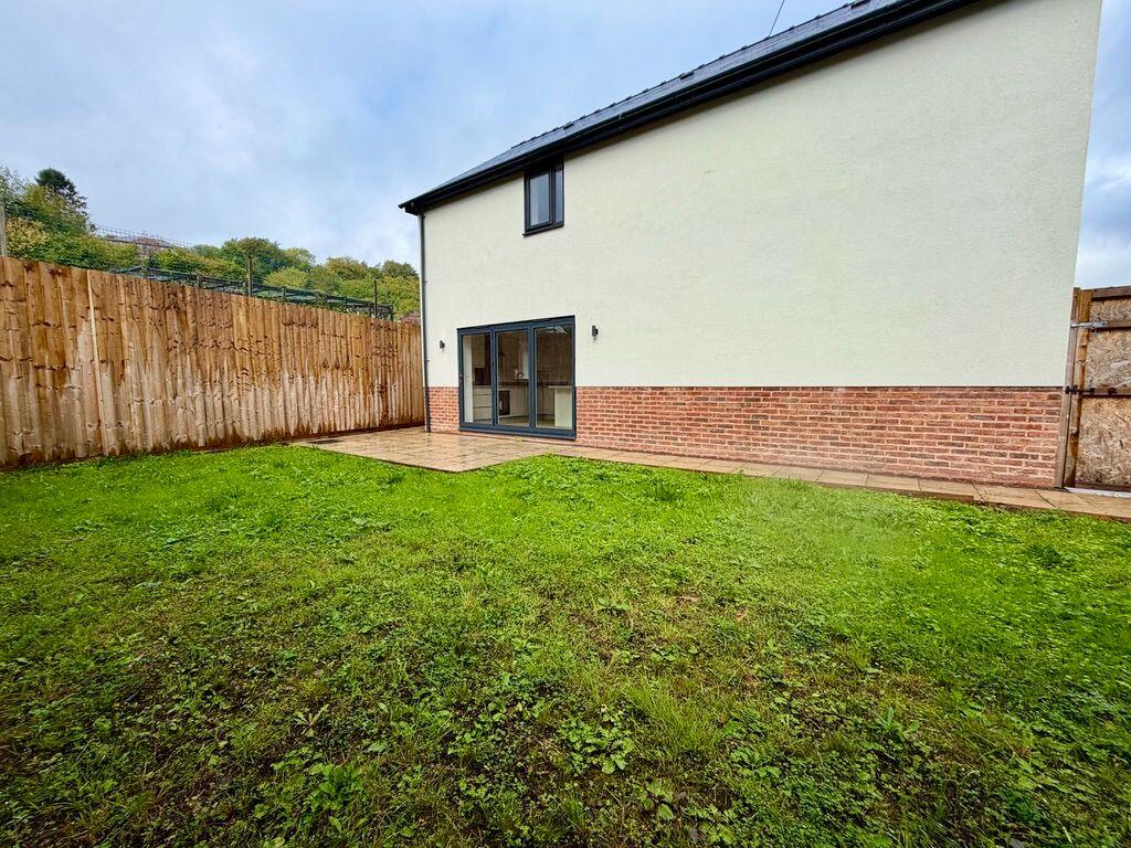 Celenyn close,newbridge,NP11 4AT photo 4