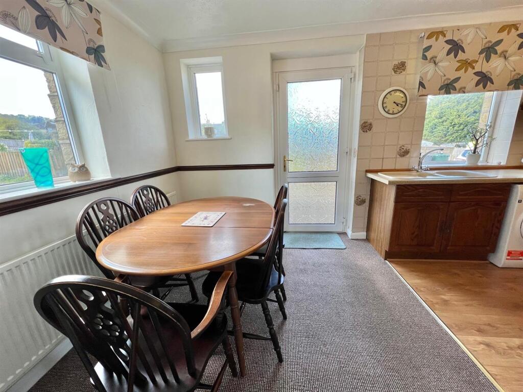 House in Kirklees, Leymoor - More