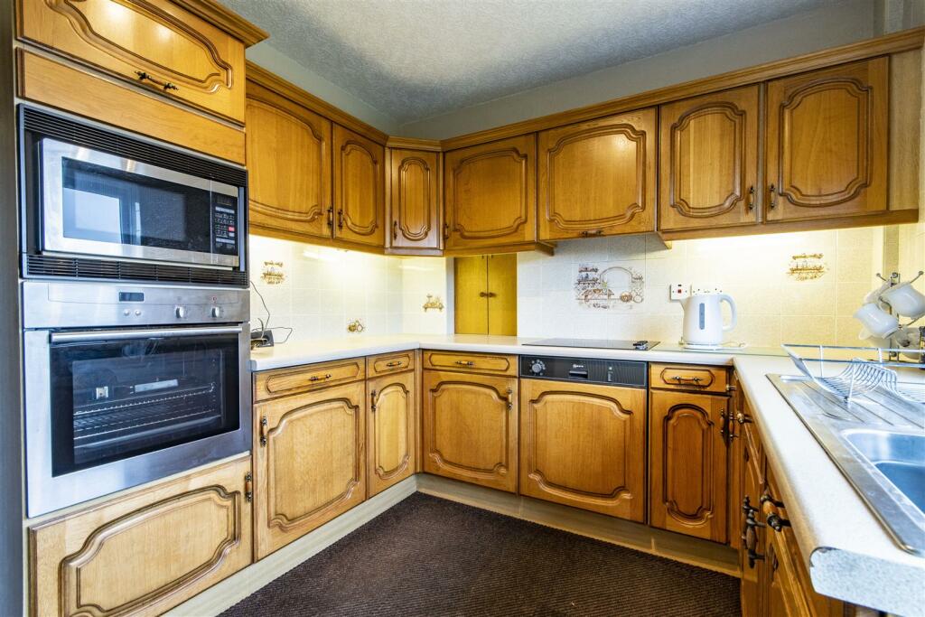 Welbeck Drive, Wingerworth, Chesterfield photo 3