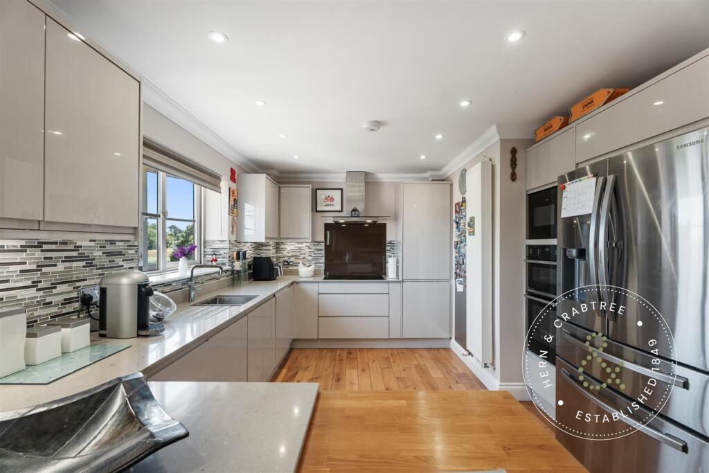 Apartment in Cardiff - View 5