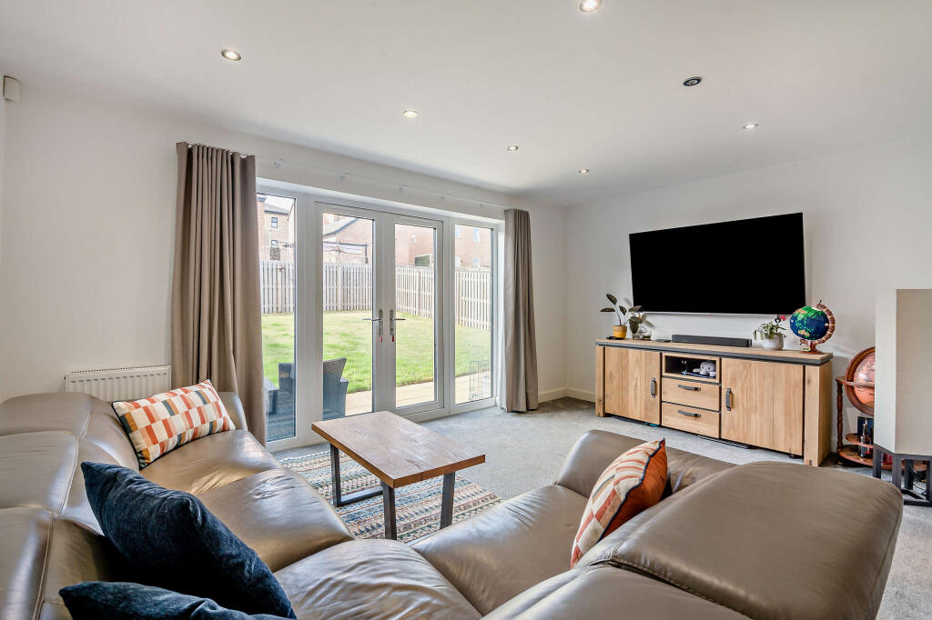 House in Wakefield - View 4