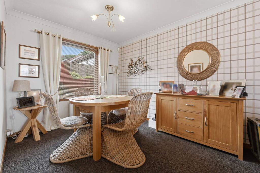 House in Dundee - More
