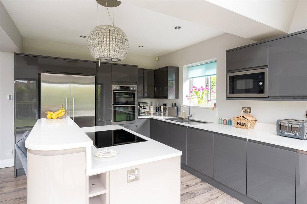 The Drive, Alwoodley, LS17 photo 4