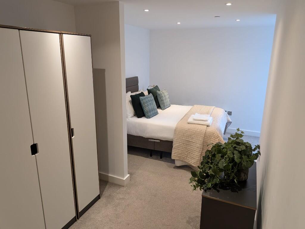 Main image of property: Anaconda cut, 100 Greengate, M3