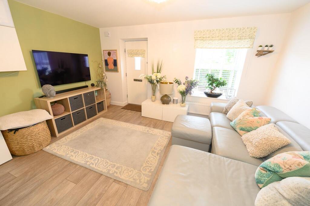 Richmond Grove, Mangotsfield, Bristol, BS16 9AN photo 2