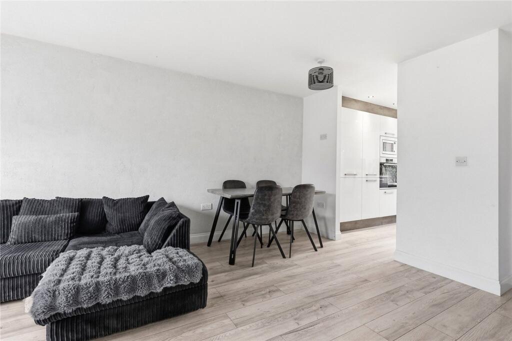 House in Middlesbrough, Lingfield Park, Coulby Newham - More
