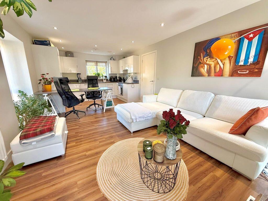 Apartment in Houghton Regis, Central Bedfordshire - More