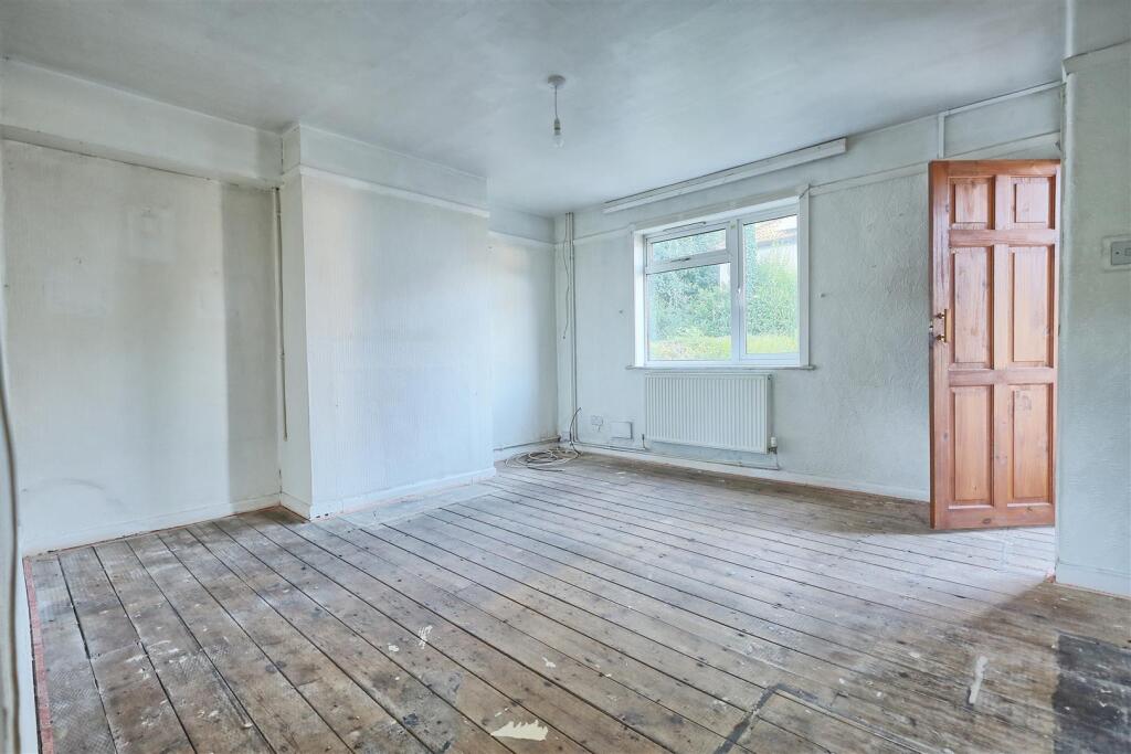 House in Hertford, Foxholes - View 3